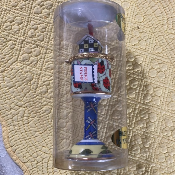 KINGSBRIDGE INTERNATIONAL , INC Accents Postage Stamp Holder Hand Painted 24k Gold Accents